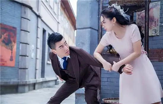 穆婷婷再次演绎民国佳人功夫姐妹俏皮收官