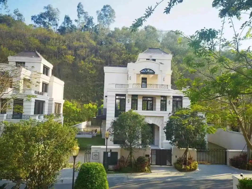 珠海市区,庄园大别墅一栋!近澳门,近口岸.华发山庄环山独墅【 - 抖音