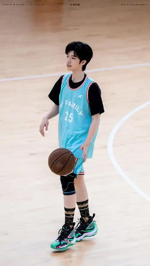 贺峻霖夏季运动会路透