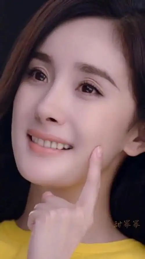 杨幂 治愈系笑容太甜美了%可盐可甜 %治愈系笑容 %我希望2022对自己好