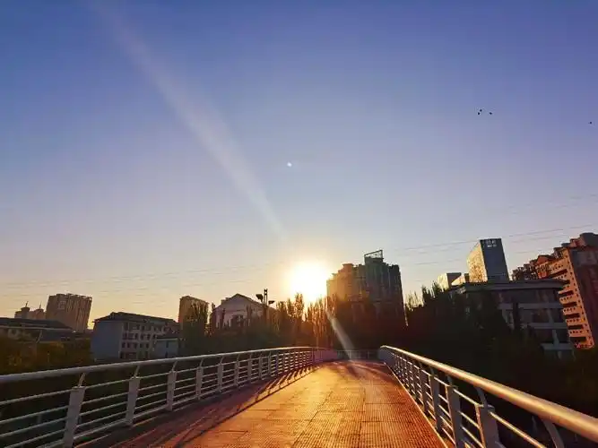 太爱清晨静谧的街道第一缕阳光照耀进来像在诉说着什么_keep