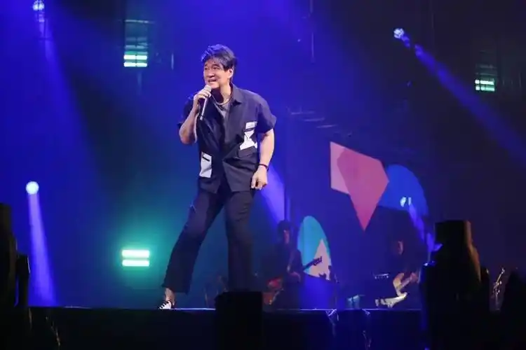 ""周华健一开口,便能让我们回到金庸先生笔下的江湖.