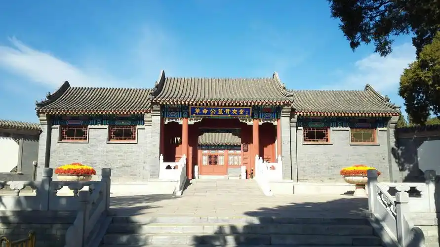 革命公墓骨灰堂全景