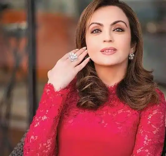 30年前,印度富婆冒险生下龙凤胎,首富老公如今已成宠妻狂魔_妮塔_克什