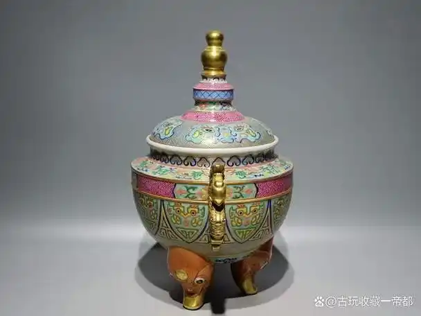 松石绿地粉彩描金兽纹双凤耳三足香炉-乾隆年制「旧藏」