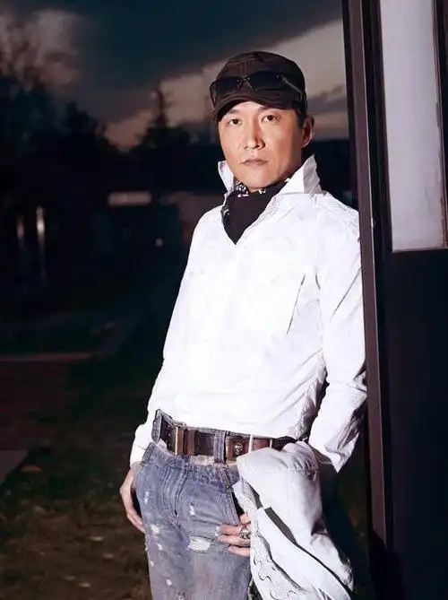 演员赵燕国彰:走红后娶瑞典妻子,如今恩爱25年生下混血女儿 - 娱乐