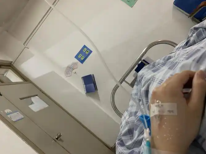 当时就在晚上住院照片真实图片永春县医院住院吊瓶图片医院住院晚上