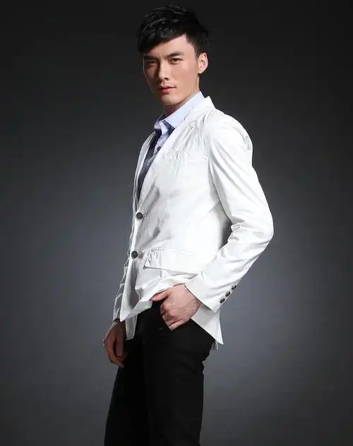 男款白色休闲长袖西服