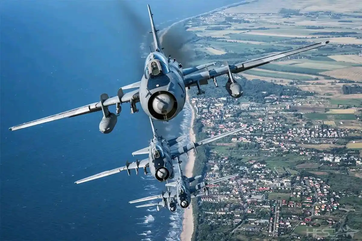 战机欣赏:苏-22 "装配匠"