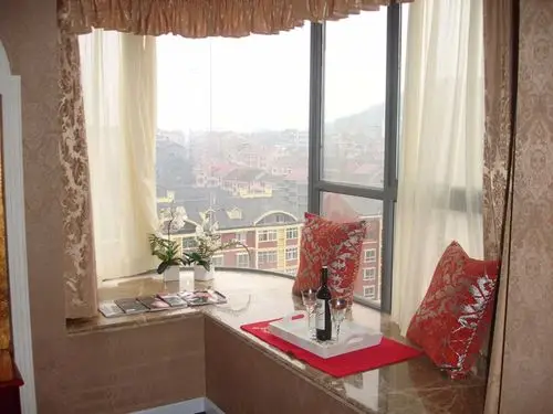 转角飘窗设计效果图,家中舒适惬意的角落