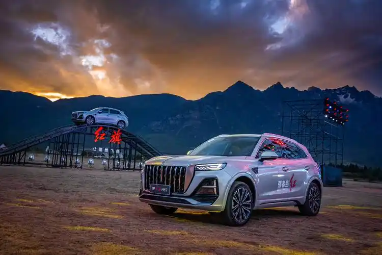 38万起 b级豪华suv新红旗hs5长春马拉松上市_搜狐汽车_搜狐网