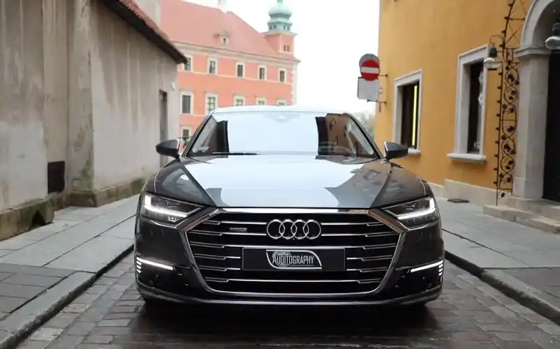 2021款奥迪a8l60tfsle商务豪华与速度激情的结合,老少皆宜