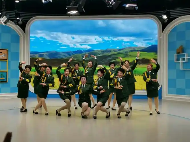 南京战友文工团迎新春团拜会 - 美篇