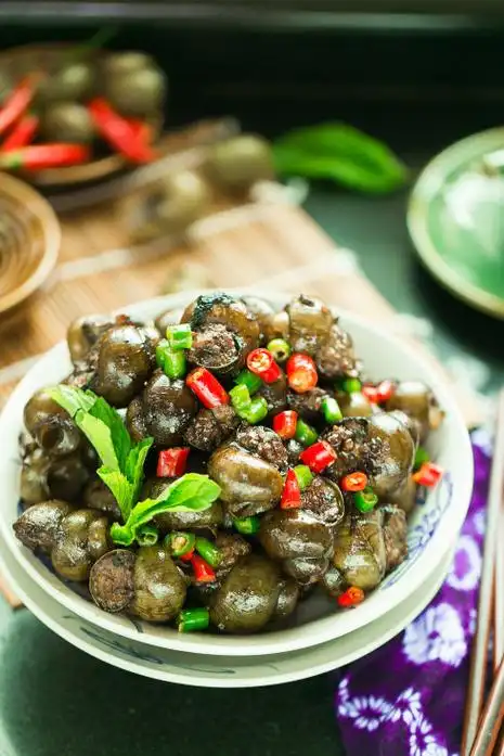 堪称阳朔莱肴一绝的阳朔田螺酿