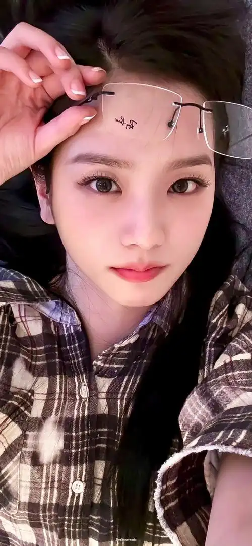 我的天    蛊到我了01    更新壁纸/头像9795  #金智秀