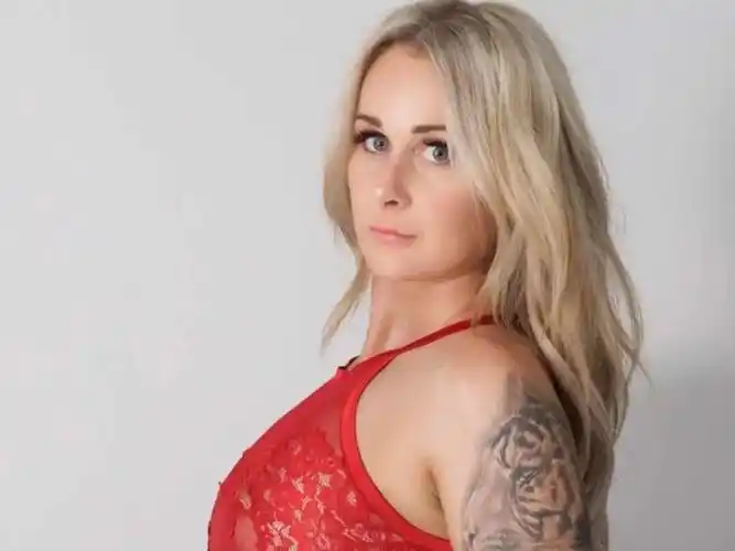 刺激疫情让澳洲失业率暴涨却有数千人在家发裸照拍视频月入近10000