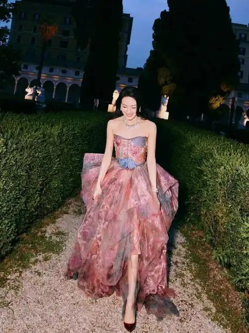 时集快讯##舒淇##安妮海瑟薇##舒淇安妮海瑟薇同框##刘亦菲安妮