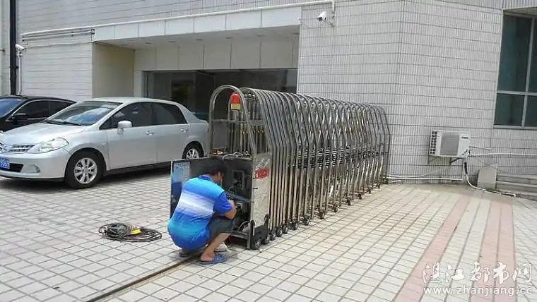 伸缩形电动门维修,安装,保养