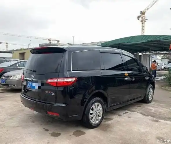 帮朋友代卖一台17年纳智捷大七mpv双电动门原版原漆0出