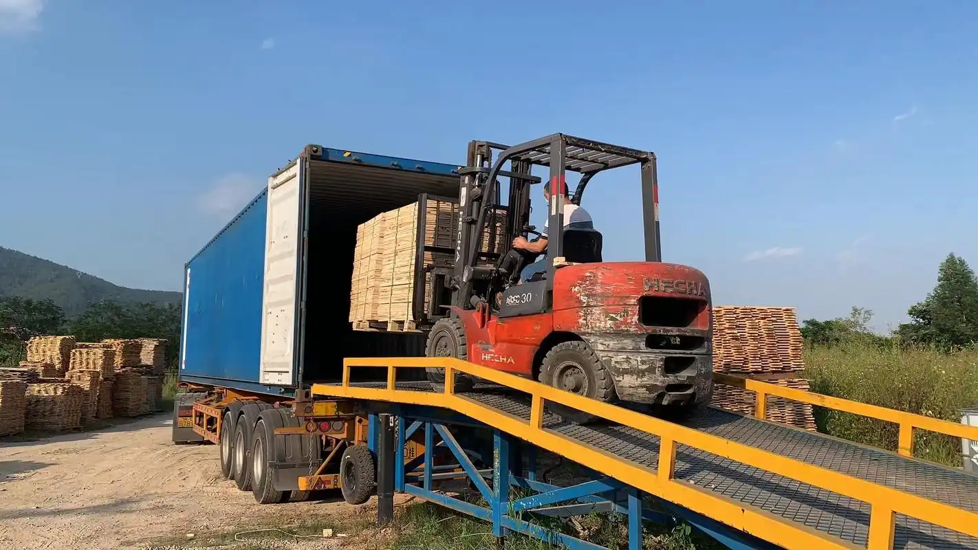 二手装卸货柜平台 叉车上货柜装货登车桥