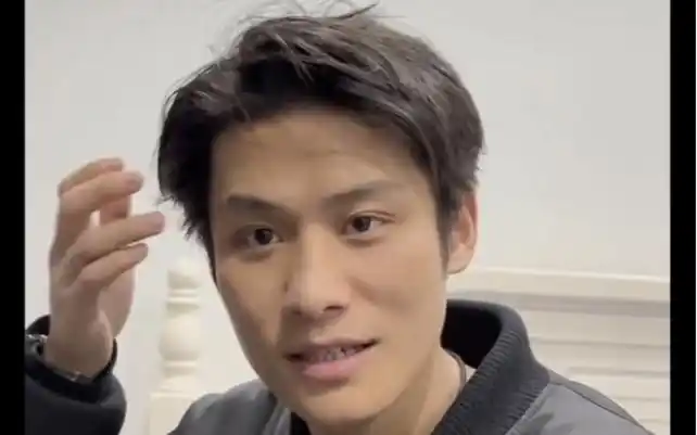 大杨哥今日钓鱼给大杨嫂分享 翘嘴 鱼 发型飘逸