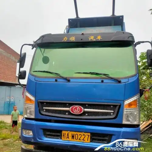 钦机四驱 平头自卸车