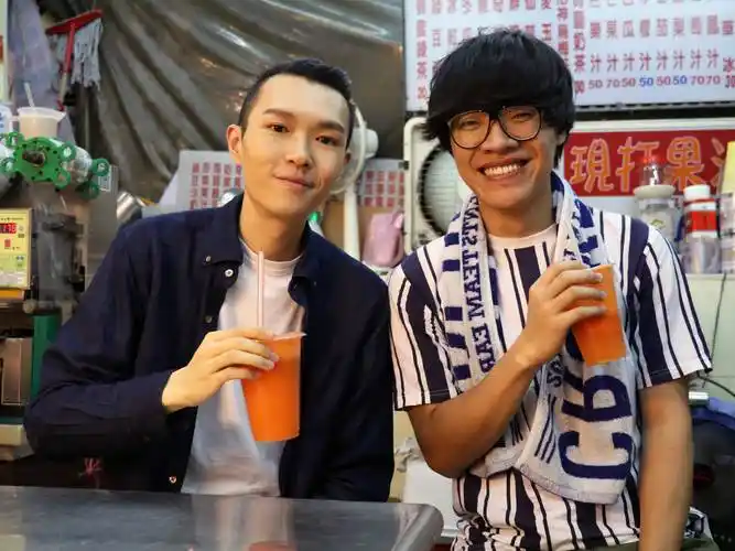 方大同新歌放不过自己邀好友一起玩直播