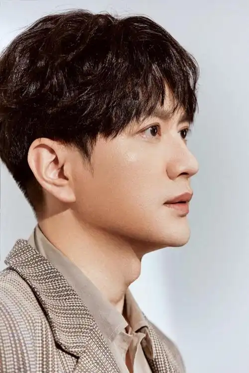 王仁君质感时尚大片释出简约有型表现力十足