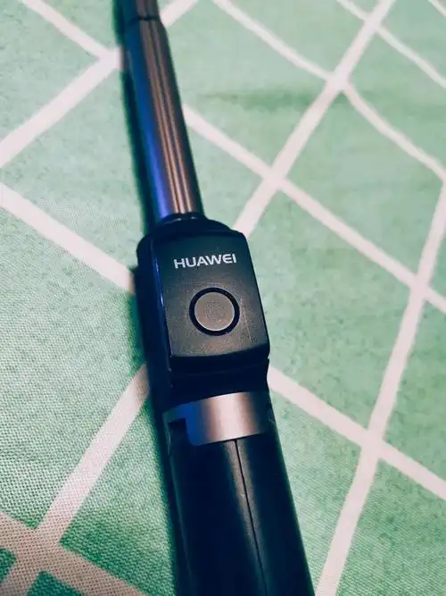 华为af15脚架怎么样 蓝牙连接的手机自拍杆 设计还不错_什么值得买