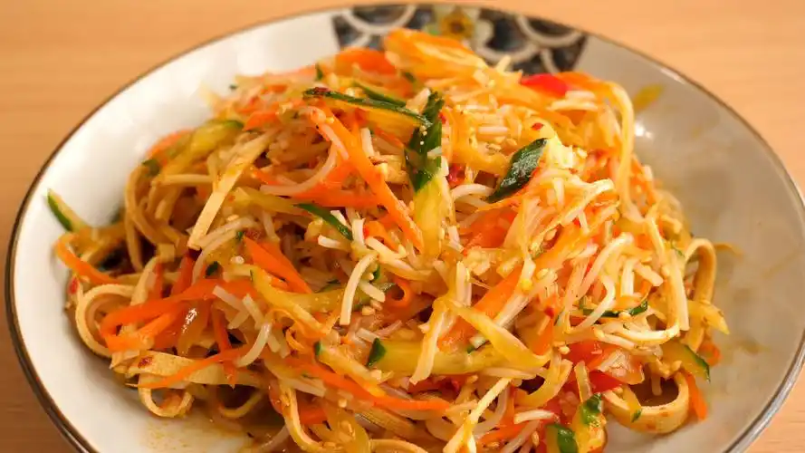 朝鲜族人民也爱吃猪肉特别是凉拌菜看看小梅今天教大家做什么