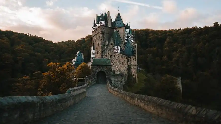 德国爱尔茨城堡高清桌面壁纸