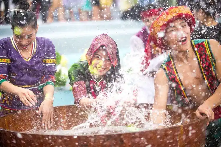 2018海南保亭七仙温泉嬉水节