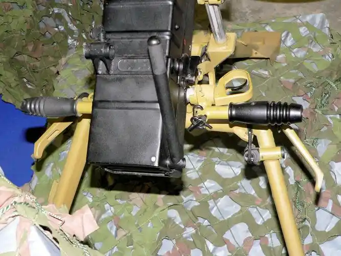 ags-30自动榴弹发射器