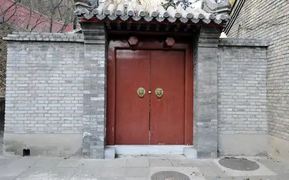 四合院中不同大门代表不同的地位,象征着古代人们等级制度的森严