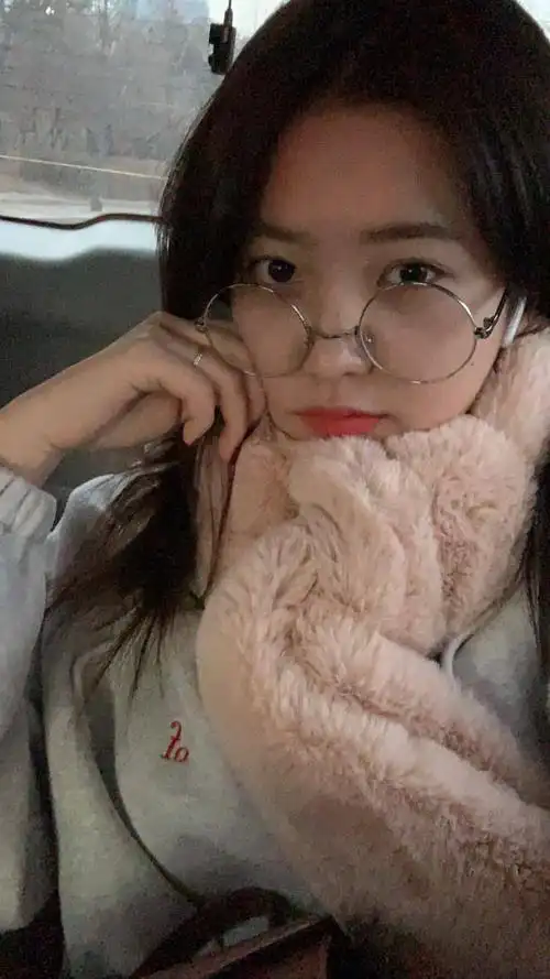 金艺琳yeri ins 2018/12/21 自拍