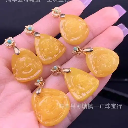 天然琥珀蜜蜡佛头吊坠蜡质浓郁油润成色漂亮精美女款吊坠雕工立体