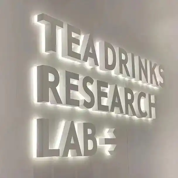 高级感爆棚的立体发光字灯箱.#门头招牌发光字安装周口郸城 # - 抖音