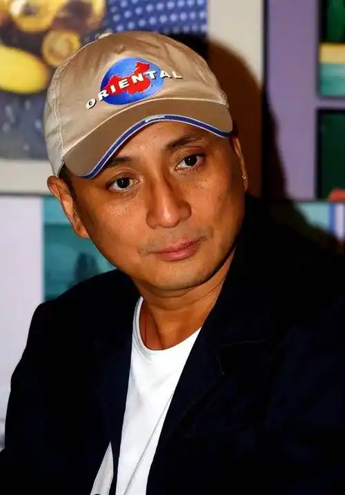 小25岁娇妻笑嘻嘻 三个女人宠上天_汤镇业_生活_家庭