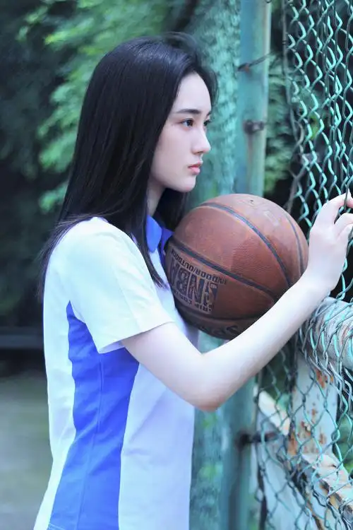 p data-id="gntwk8y7oy">赵嘉敏,1998年7月22日出生于广东省深圳市