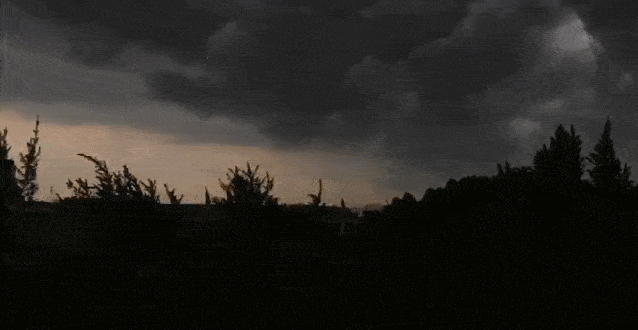 仿佛加了特效一般实力展现雨前雨后新区先冲在了前头苏州突然乌云密布