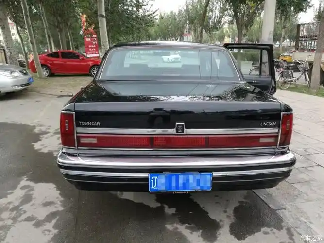 永恒的经典1994款林肯城市