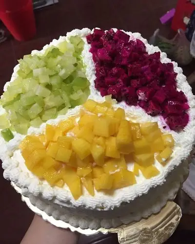 郑一一一一一一一做的8寸水果蛋糕
