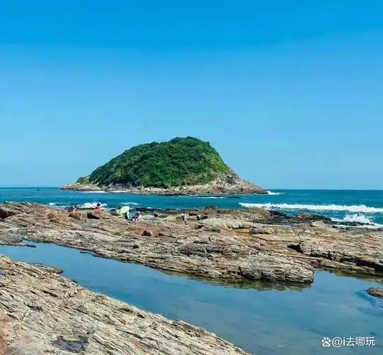 这里不仅有西湖,罗浮山等风景名胜区,夜游年轻的双月湾,巽寮湾等网红