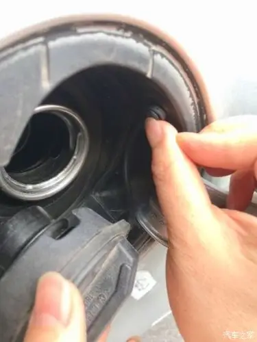 【文子diy】自己动手丰衣足食 更换油箱盖绳