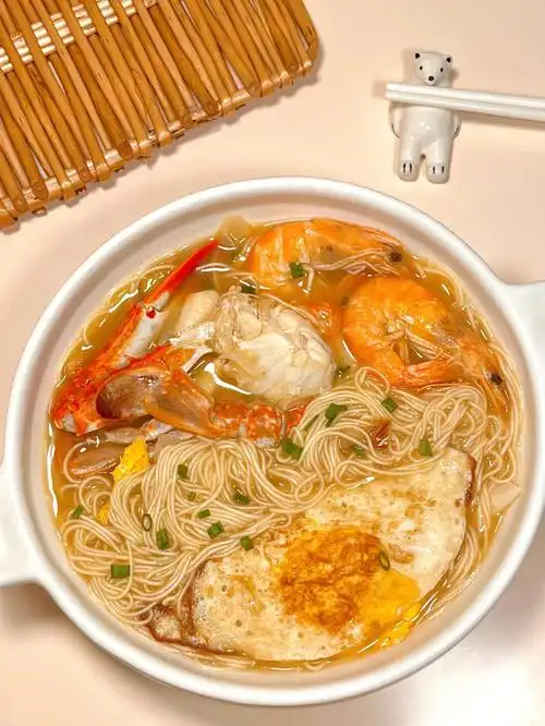 一人食一碗汤鲜味美の浓汤海鲜面02