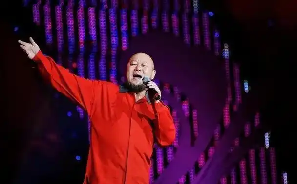 著名歌手火风:收养烈士遗孤,两任妻子亲如姐妹,今选择皈依佛门