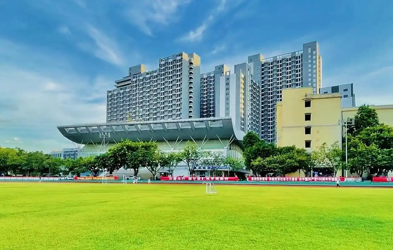 ③2004年独立设置为广州工商学院工商职业技术学院.