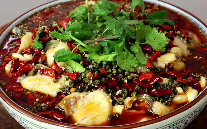 水煮鱼的正宗做法大厨教几个技巧滑嫩无腥味上桌就被扫光