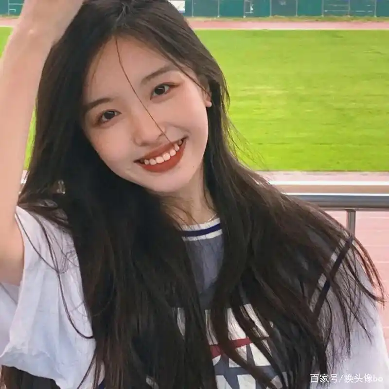 简单温柔有气质的女生头像