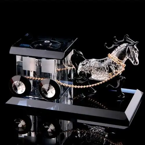 汽车用品摆件 水晶大容量马拉车香水座 车载内饰工艺品经典款